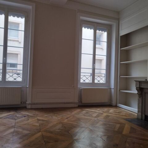  Appartement � louer 4 pi�ces 109 m�