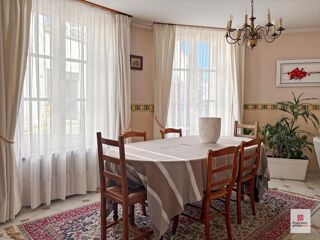  Maison à vendre 10 pièces 244 m²