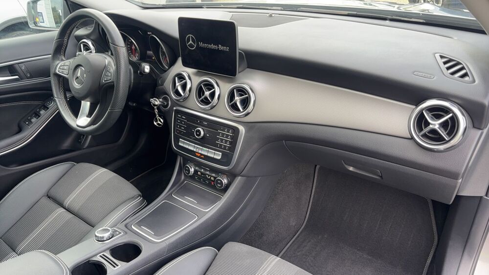 Classe GLA 180 122 7G-DCT Sensation - Automatique Toit ouvrant 2019 occasion 35760 Saint Gregoire