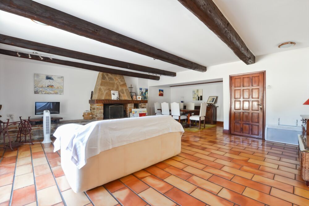 Vente Maison Maison de caractère 186 m² – 5 chambres dont 4 suites parentales – Terrasse – Causses-et-Veyran Causses et veyran