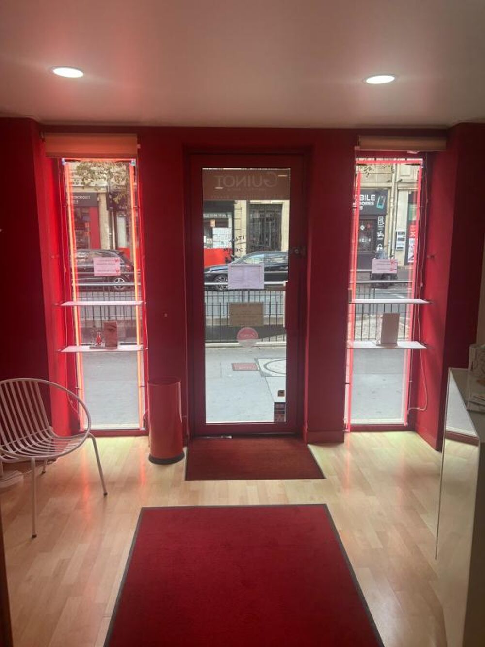   Murs de Boutique Loués 51 m² – Paris 17e (Plaine Monceau / Pont Cardinet) 