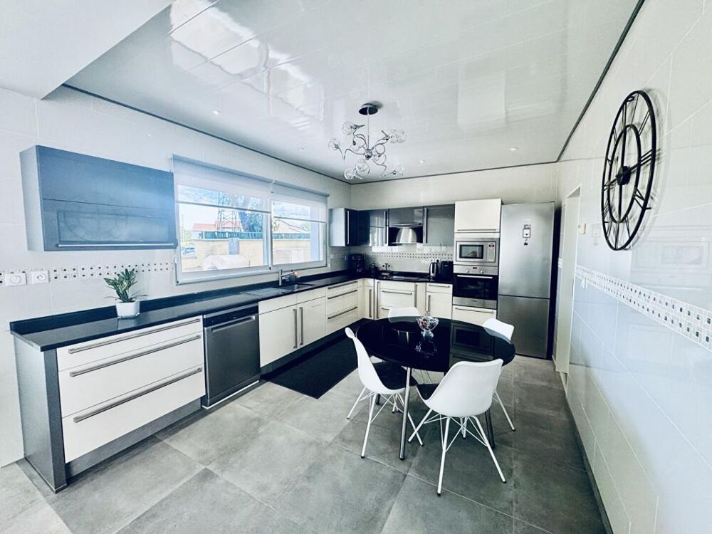 Vente Maison Maison de charme 180 m²  Prestations de qualité  Cholet Cholet