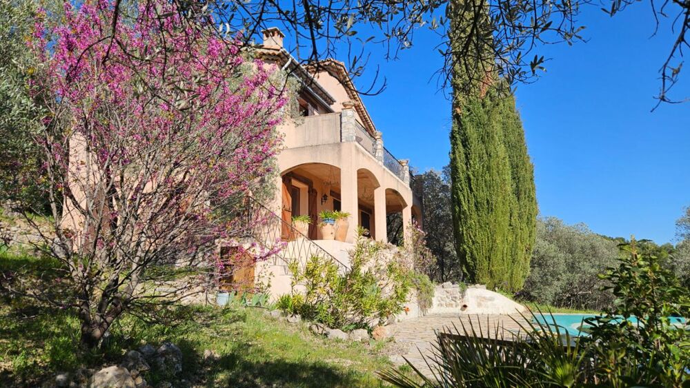 Vente Maison Villa de caractère , piscine originale, vue dégagée à 180 ° Claviers