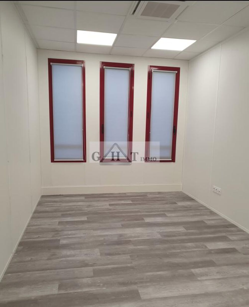   BUREAUX 