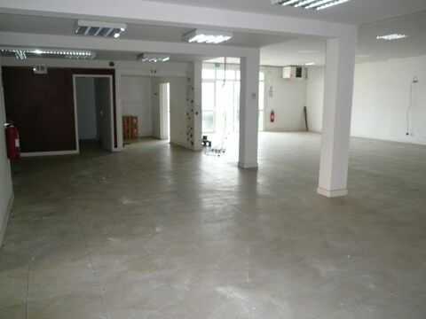 ? Local/bureau A Louer CHATEAUBERNARD Zone Industrielle ? 3719 16100 Chateaubernard