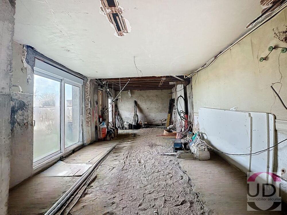 DESERTINES - Maison à rénover de 220 m² - Jardin - Garage