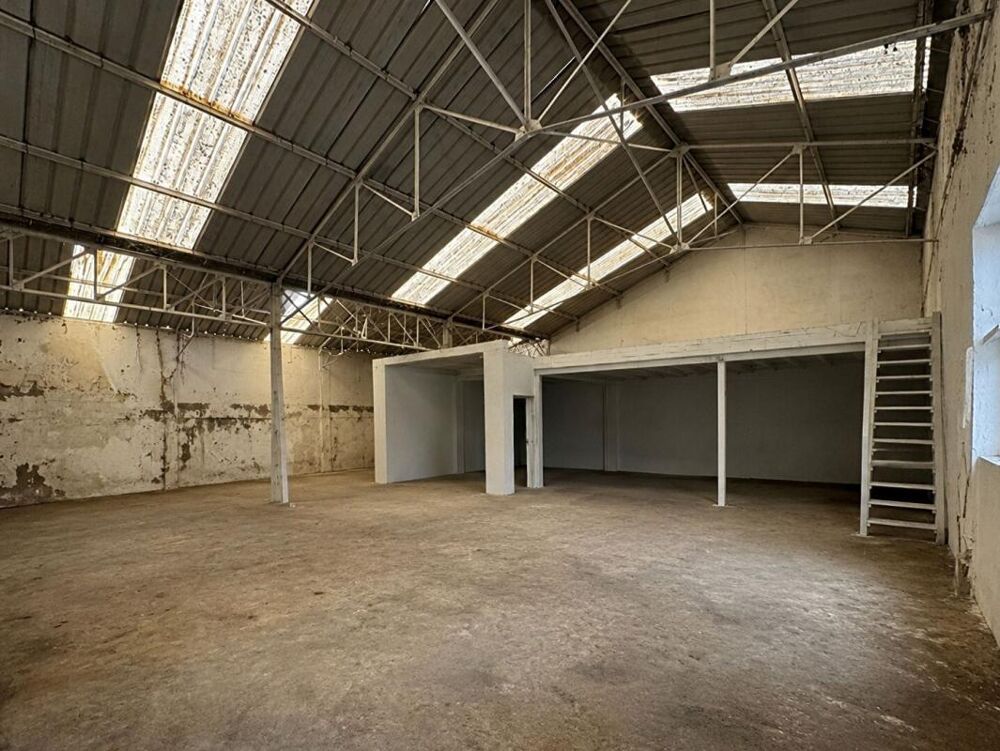 Vente Parking/Garage GARAGE ENTREPOT 232M2, centre ville SIGOULES,  grande hauteur sous plafond avec mezzanine Sigoules et flaugeac