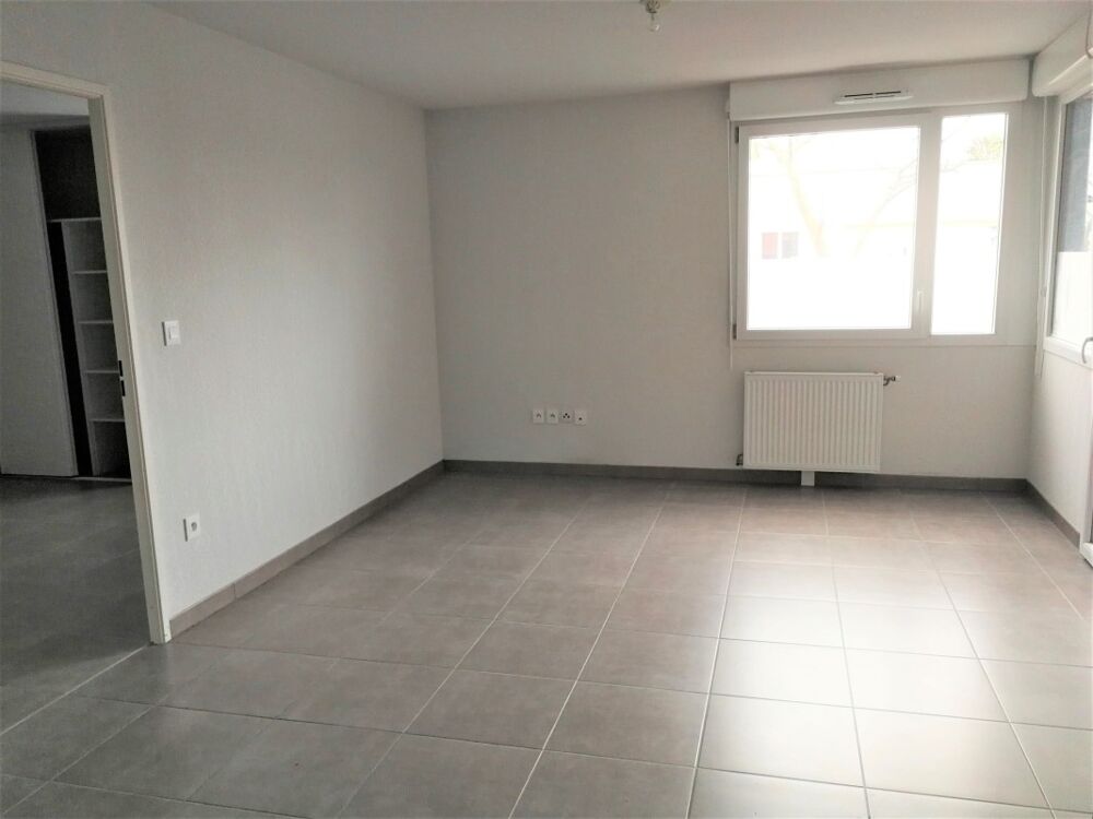 T2 avec parking et terrasse à BEAUZELLE