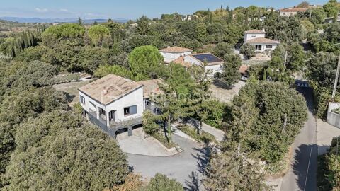  *** VILLA DE PLAIN-PIED DE 136 M� AVEC GARAGE � LA BOISSI�RE *** Villa - 6 pi�ce(s) - 136 m�