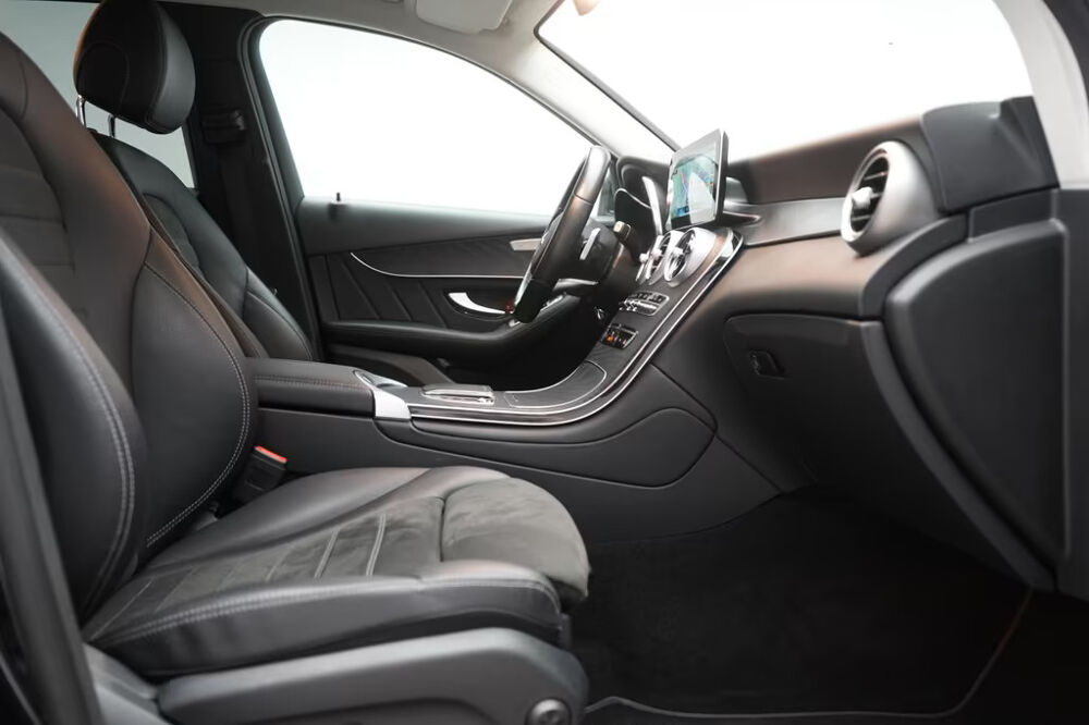 Classe GLC Mercedes-Benz 300 de 4MATIC 9G-Tronic AMG Line 2021 occasion 33000 Bordeaux
