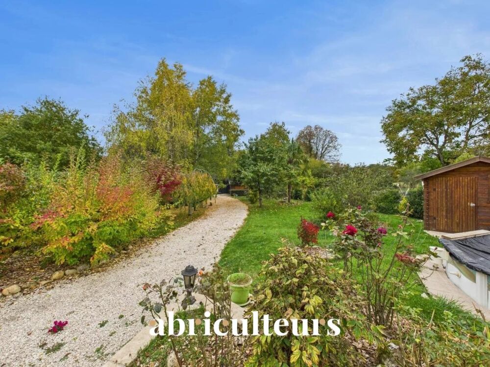 Vente Maison Maison avec jardin arboré en vente à  Châteaudun (28200) Chateaudun