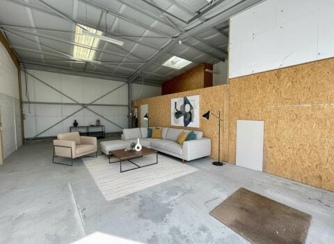 Local d'activit&eacute; 100m2 stockage + 50m2 bureau 1250 60700 Fleurines