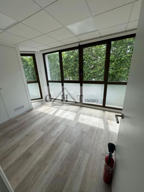 220 m&sup2; boutique / bureaux &agrave; louer LE PERREUX 5430 94170 Le perreux sur marne
