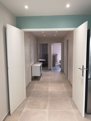  Appartement à louer 3 pièces 70 m²