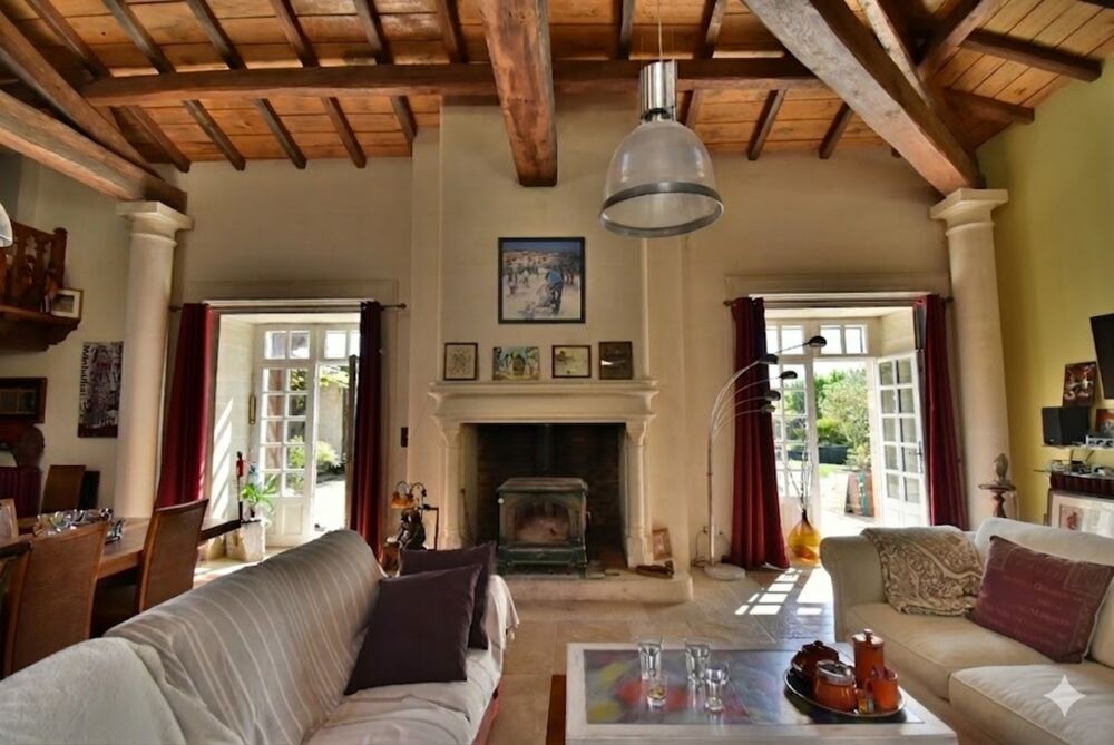 Vente Maison Maison à vendre 5 pièces proche de JARNAC (16) Propriété d'env 162 m2 ave 3 ch et 1 bureau Jarnac