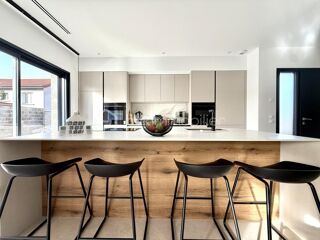  Maison 5 pi�ces 568 m� Genas