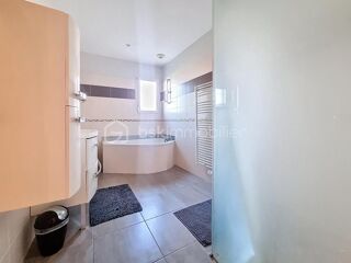  Villa � vendre 5 pi�ces 160 m�