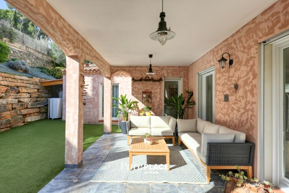 Vente Maison Maison/Villa T5 de 143 m² à La Cadière-d'Azur 83740 La cadiere d azur