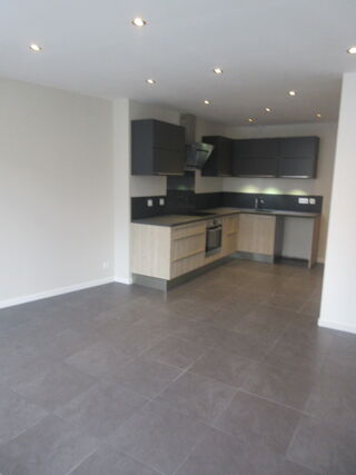  Appartement � louer 4 pi�ces 85 m�