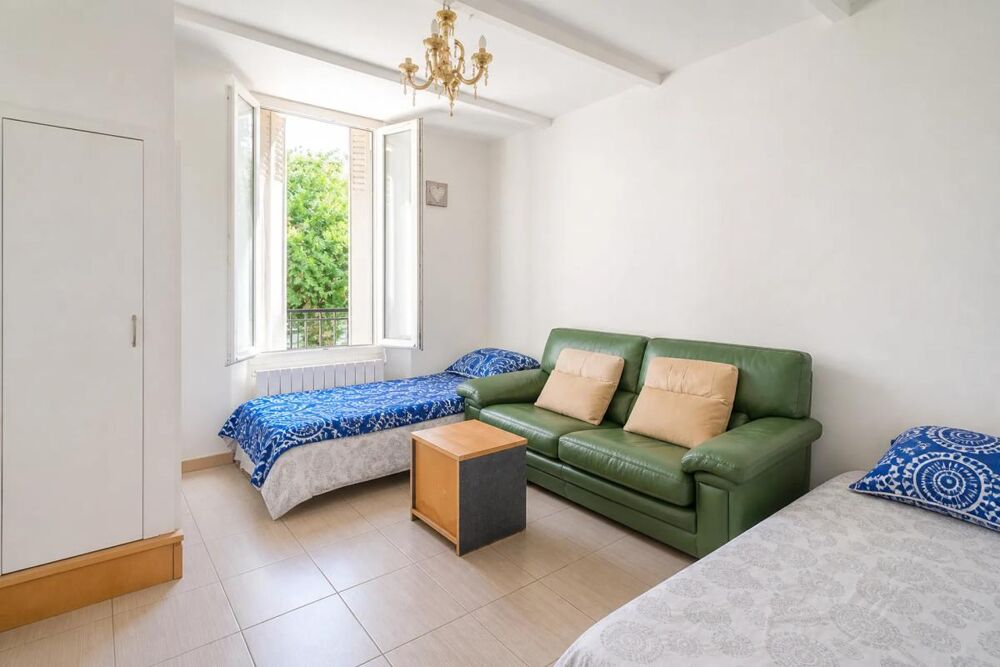 Vente Maison Maison de 6 pièces de 165 m² à Saint-Denis Saint denis