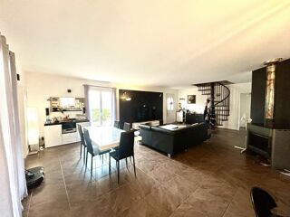  Maison  vendre 8 pices 170 m