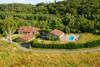  Maison  vendre 7 pices 360 m