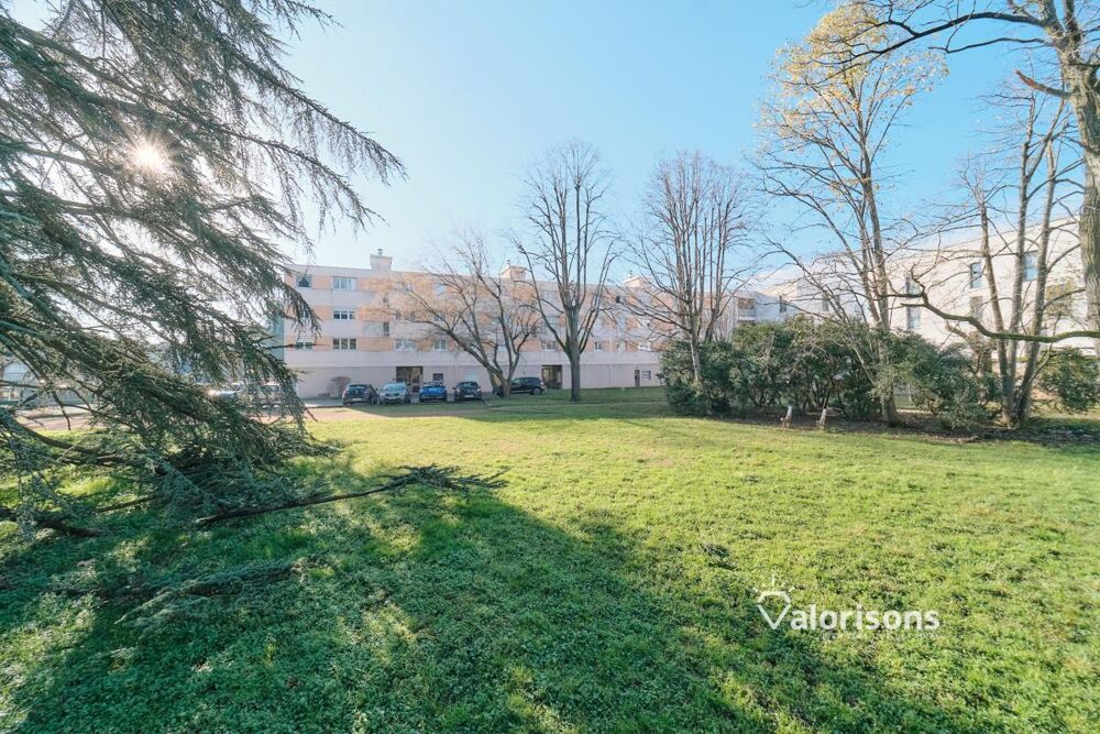 Appartement 3 pièces 74 m² · à Meyzieu · 74 m² · 185 000 €
