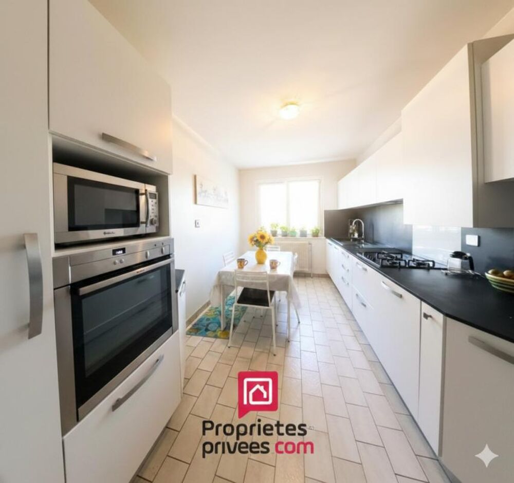Vente Maison Maison Meyzieu 4 pièces 92 m2 avec garage Meyzieu