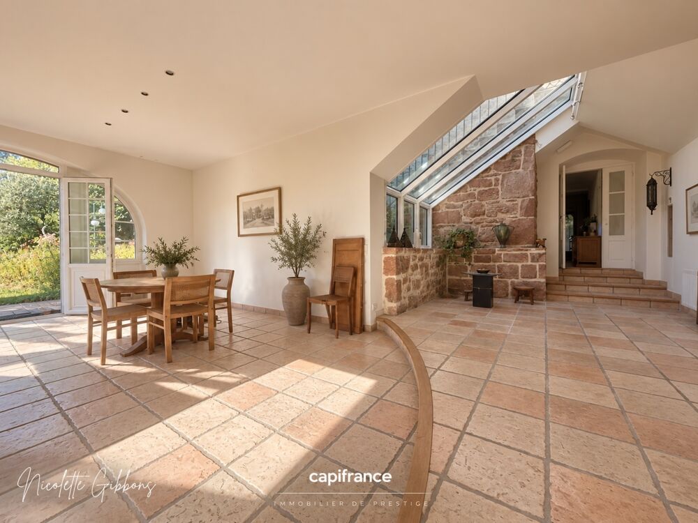 à vendre  Propriété/château Meyssac (19500)