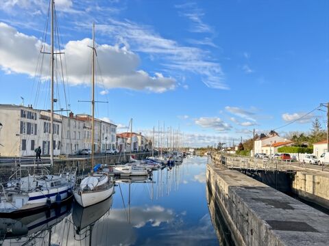   Maison  vendre 5 pices MARANS (17) Maison - 5 pice(s) - 143 m