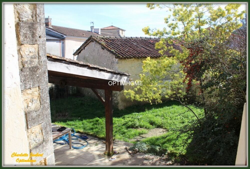 Vente Maison Maison de charme au cœur d'un village – À moins de 10 minutes de MONTMOREAU Montmoreau saint cybard