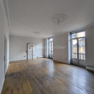  Immeuble � vendre 10 pi�ces 1405 m�