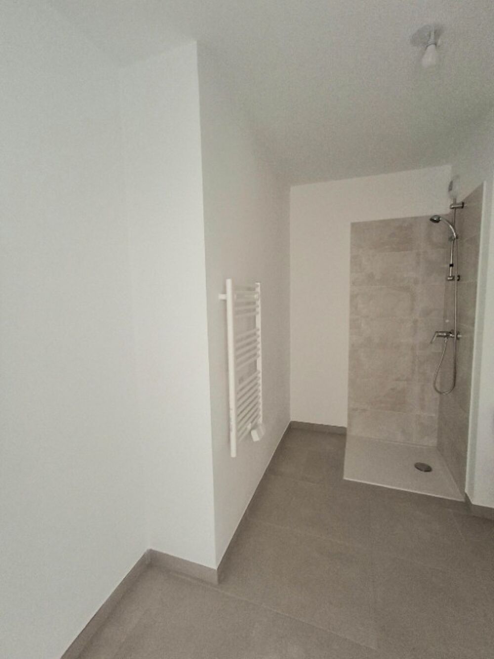 T1 NEUF avec balcon et parking à MONTEUX
