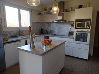  Propri�t�/ch�teau � vendre 11 pi�ces 300 m�