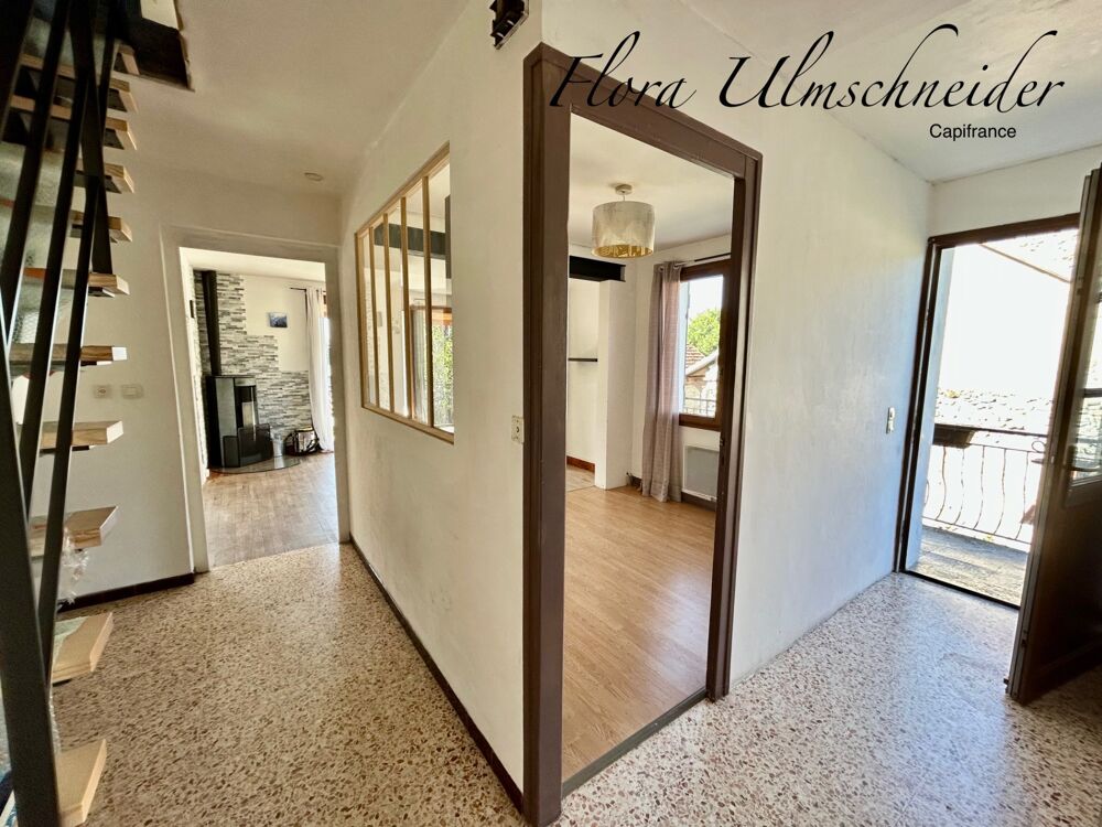 A vendre à CHINDRIEUX, maison individuelle avec fort potentiel dévolution  Jusquà 140 m² habitables. Terrain et garage. Lac d
