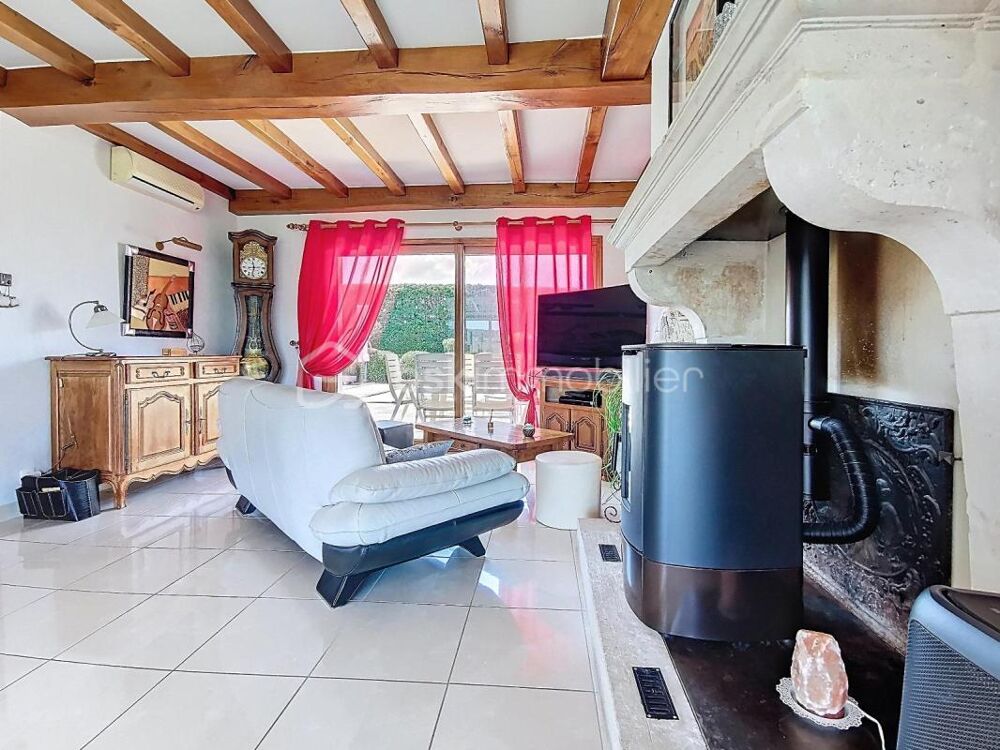 À VENDRE  Maison de caractère de 201 m² avec jardin paysager ?, piscine ??? et vue dégagée ?