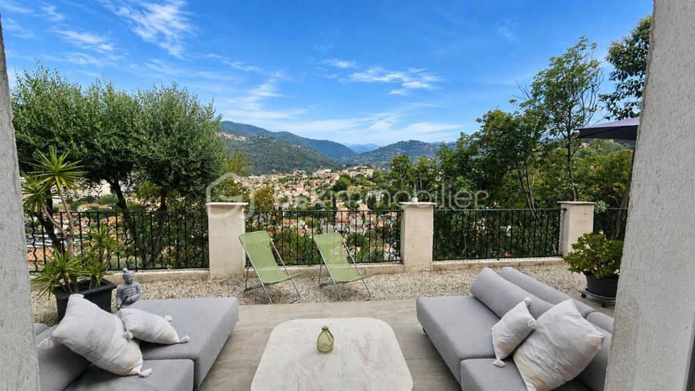 Vente Villa La Trinité – Villa avec vue dégagée, belles terrasses et garage triple La trinite
