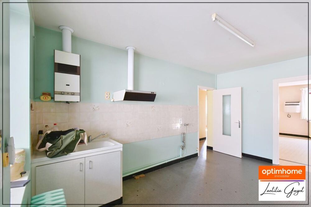 Vente Maison Maison 83 m² avec jardin, grenier aménageable et 3 garages – Souvigny Souvigny