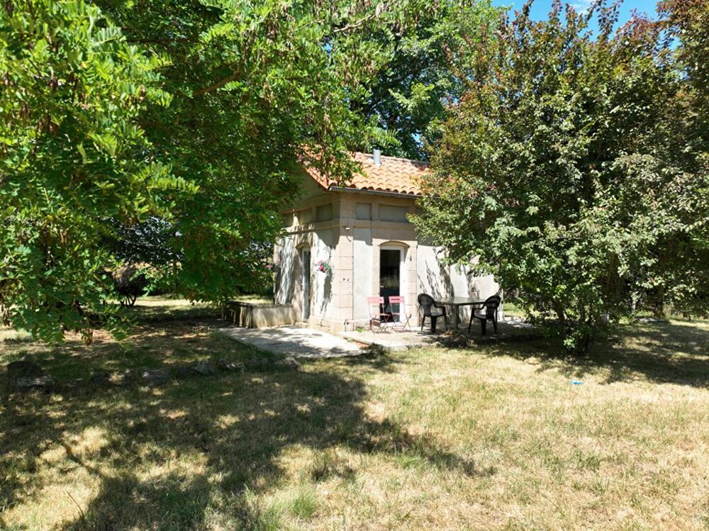 Gites dans ancienne gare au coeur du LARZAC (12230 NANT)