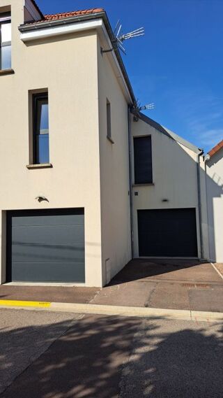  Appartement à louer 5 pièces 77 m²