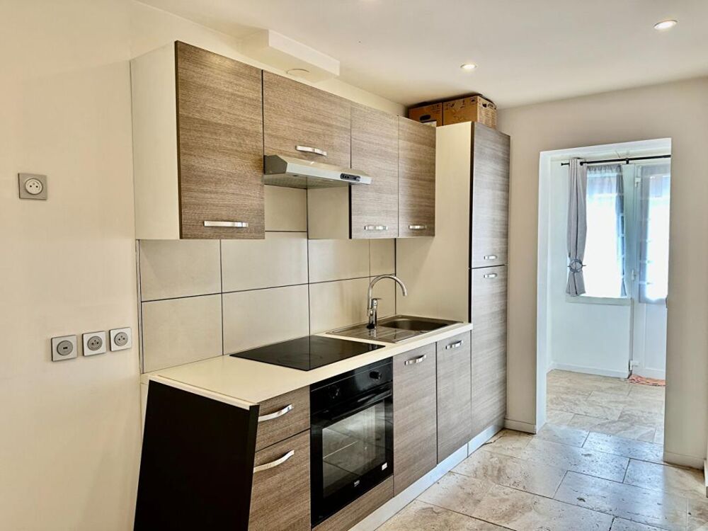 Vente Maison MAR VIVO - 10 MINUTES A PIED DES PLAGES ET COMMERCES A PROXIMITE IMMEDIATE  - 4  pièces  80 m2 - CAVE - GARAGE La seyne sur mer