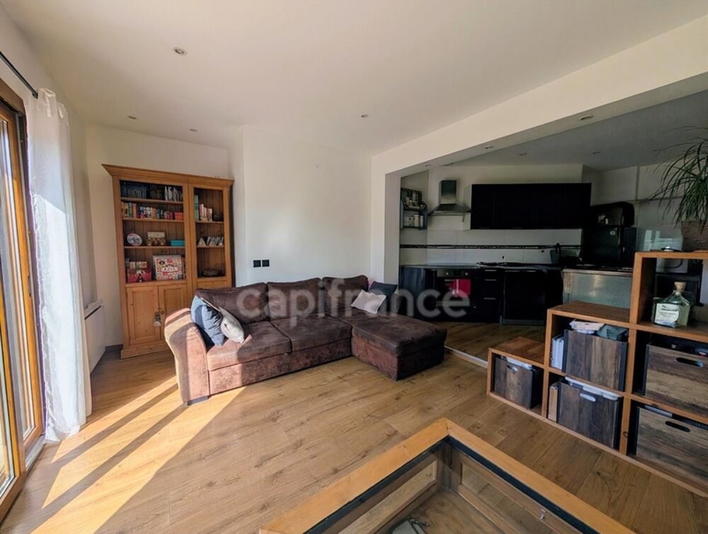 Appartement à vendre 3 pièces, cave et jardin 200m2