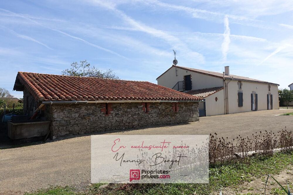 Maison en pierre - 140 m² - 3 chambres - 209 m² de dépendances - Terrain 2 803 m²