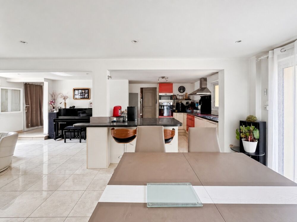 Angers  Maison familiale de 170 m², cinq chambres, Garage et grand jardin sans vis-à-vis