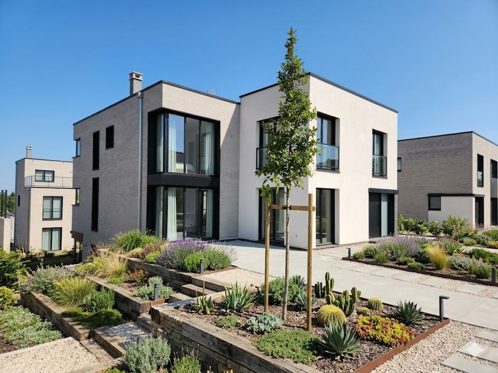 VILLA CONTEMPORAINE DEXCEPTION  218,7 m² HABITABLES SUR 553 m² DE TERRAIN, STUDIO INDÉPENDANT & GRANDES TERRASSES