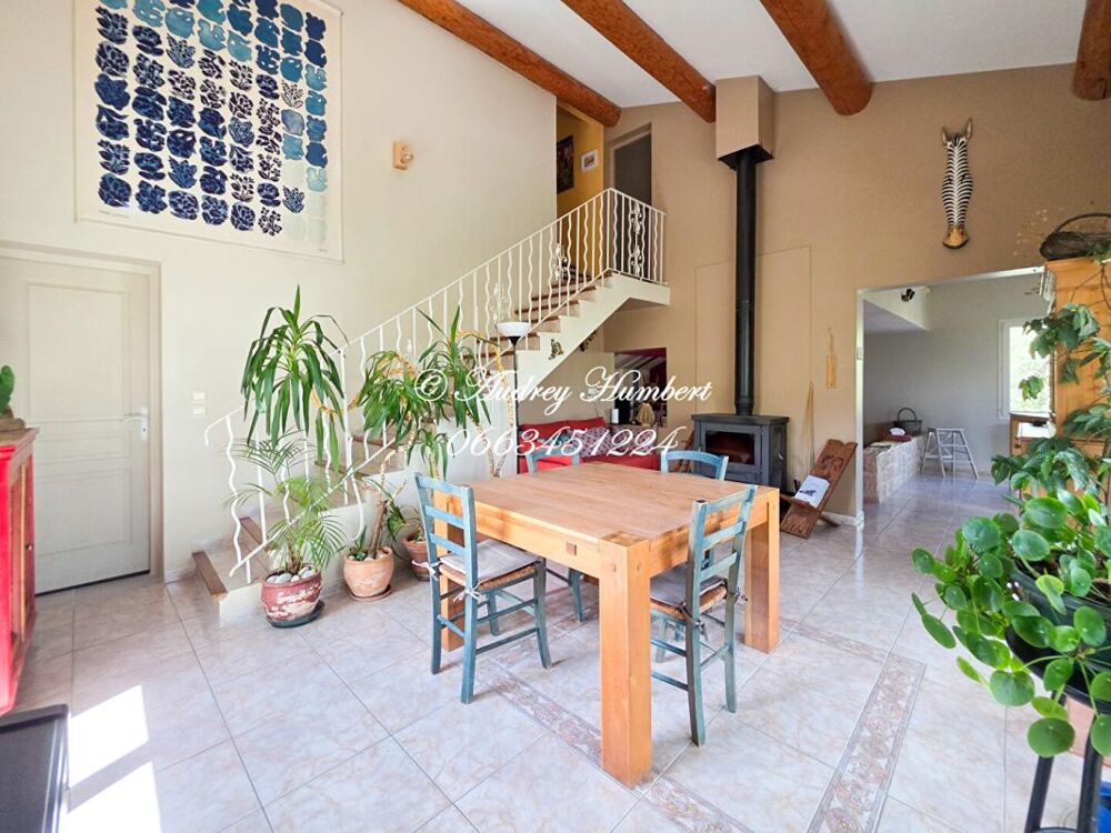 Villeneuve , Maison de charme, 156 m² avec vue panoramique et piscine sur 1000 m² plantés d'oliviers