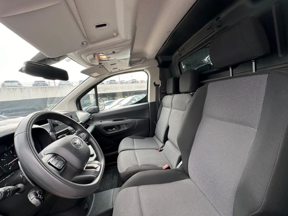 Proace FOURGON 1.5 MEDIUM 130 D-4D DYNAMIC AUTO PRIX TTC 2021 occasion 78240 Chambourcy