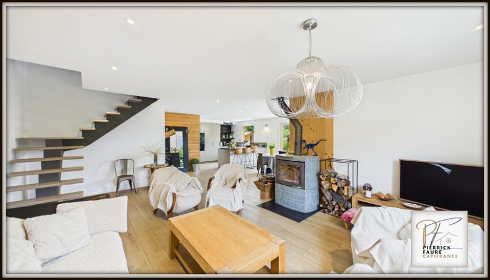 Briançon  Élégante maison familiale de 171.8m², jardin et garage