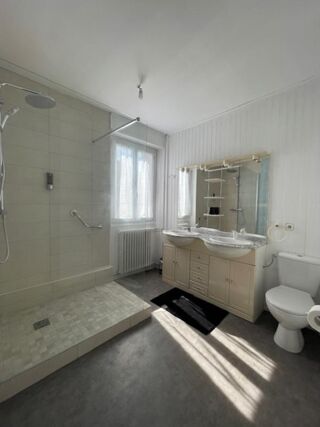  Immeuble � vendre 8 pi�ces 148 m�