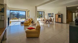  Propriété/château à vendre 15 + pièces 696 m²